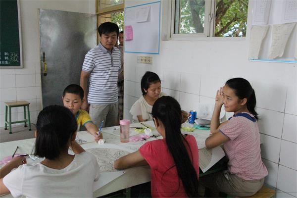 7月13日李书记视察,为我们的工作提出了不少好的建议与办法.JPG